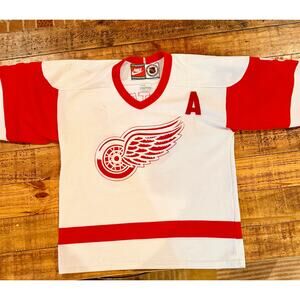 Nike Red Wings Jersey #5 - Youth  XL (18-20) * Collector's Item*